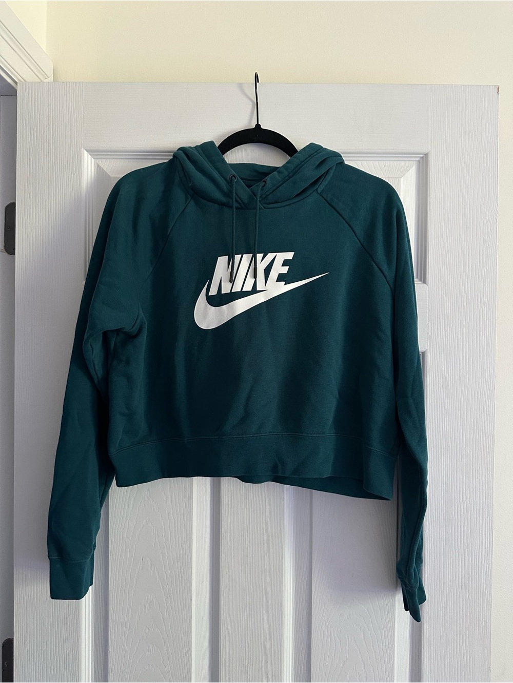 Size L Nike Women’s Cropped Fleece Hoodie Green Pullover Sweatshirt - Picture 3 of 7